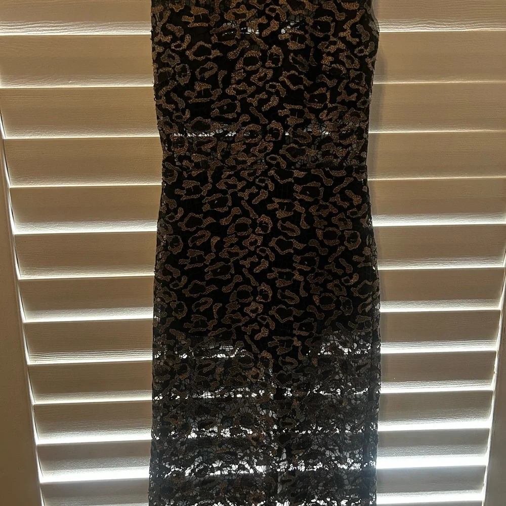 BCBG MaxAzria Women's Riley Woven Metallic Dress Size 4 - Picture 3 of 9
